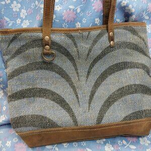 3198 Large Myra Shoulder Tot Bag in Tan, Grey and Brown.